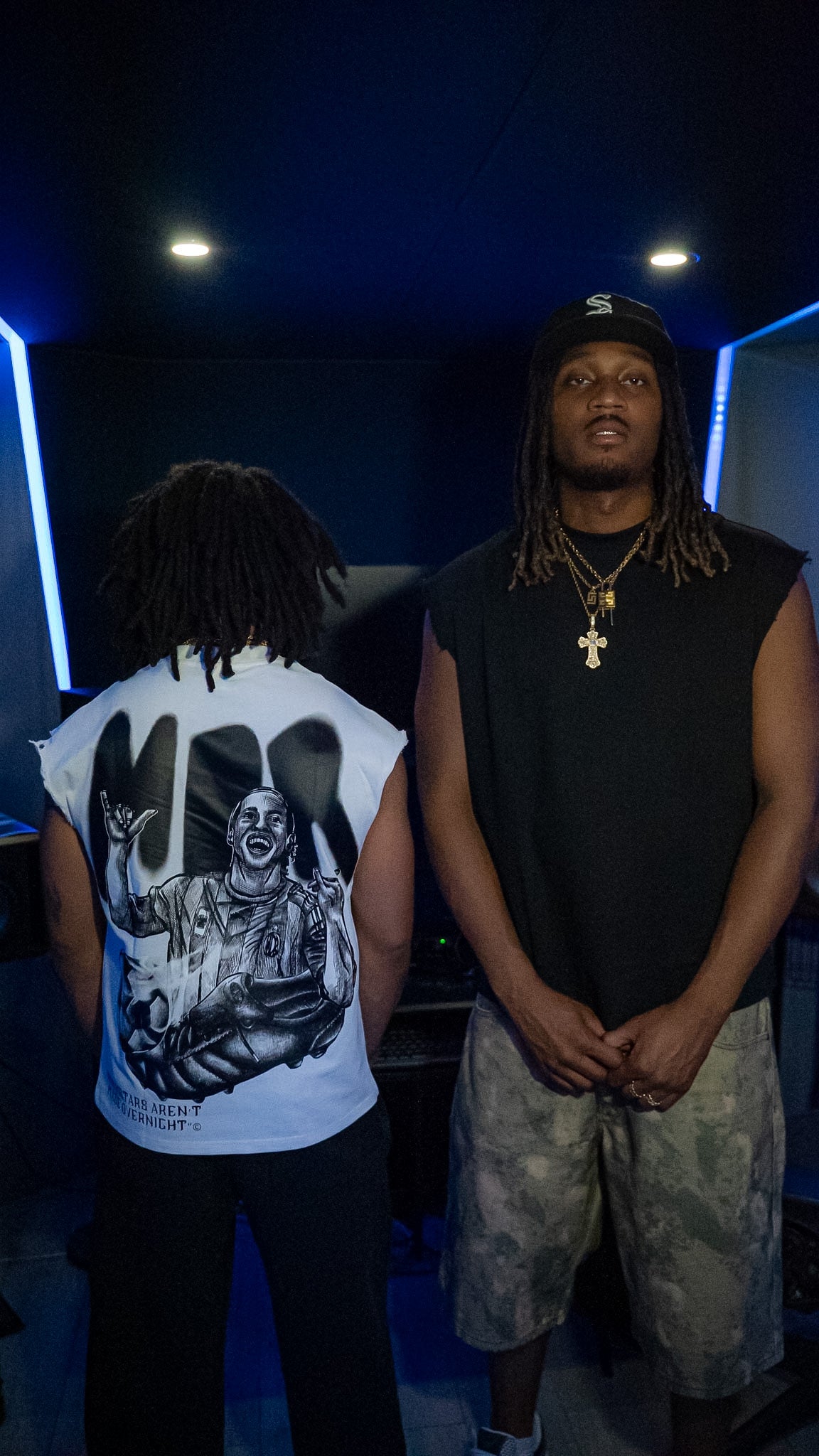 LEGENDS NEVER DIE TEE - WHITE